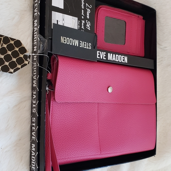 Steve Madden Card Case and Travel Pouch Gift Boxed Set NWT - Picture 2 of 14